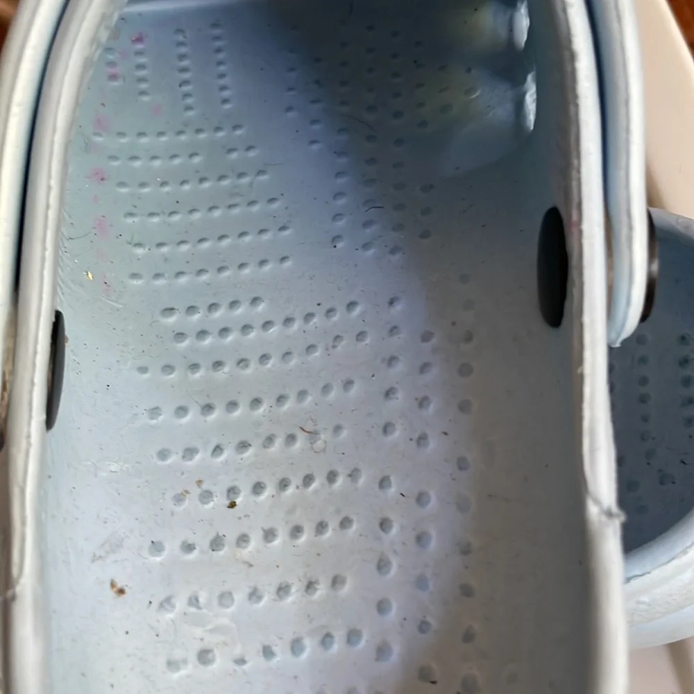 Shoes - Picture 4 of 7